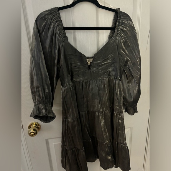 Boutique brand silver long sleeve dress size large worn once - Picture 1 of 2